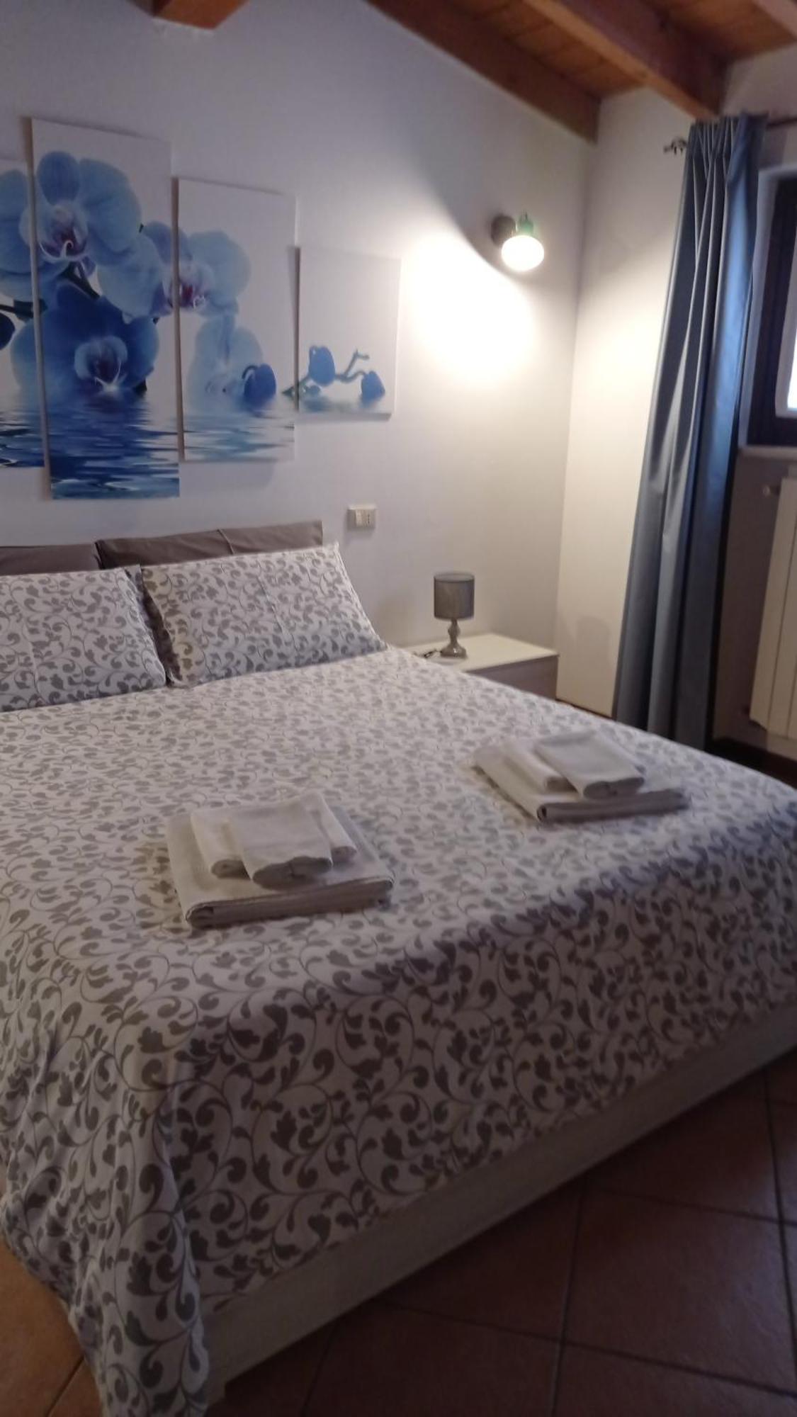 Casa Vacanze Il Fante di Picche Verolanuova Esterno foto